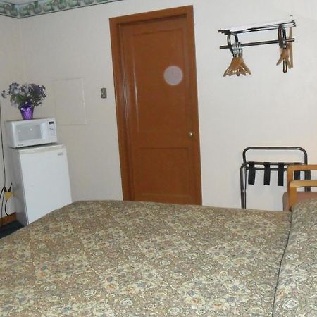 Rochester Motel Bagian luar foto